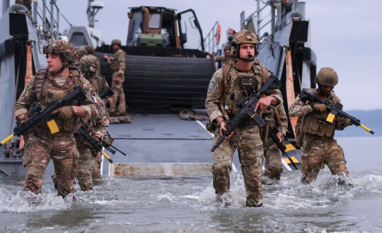 marinhas-brasileira-e-francesa-fazem-exercicio-na-costa-do-rio