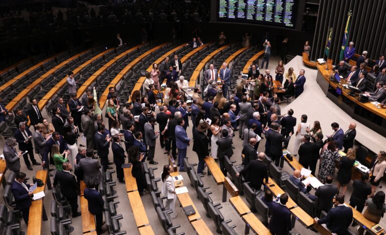 congresso-derruba-veto-de-lula-e-mantem-pl-da-dosimetria