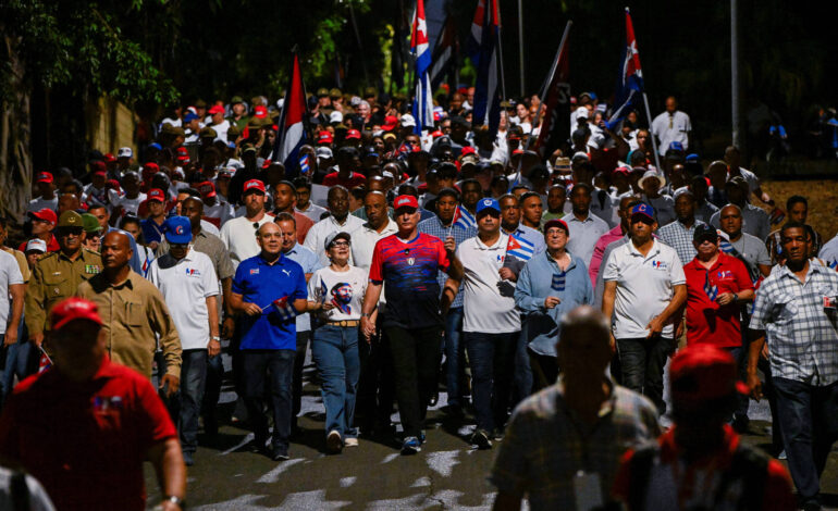 Trump amplia sanções contra Cuba, que chama medida de ilegal e abusiva