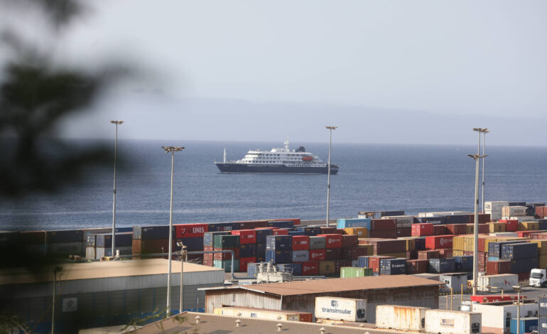 cruzeiro-com-casos-de-hantavirus-segue-no-mar-apos-cabo-verde-proibir-desembarque