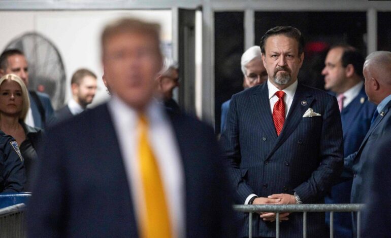 trump-assina-decreto-que-redefine-terrorismo-e-coloca-carteis-como-alvo-numero-um-dos-eua
