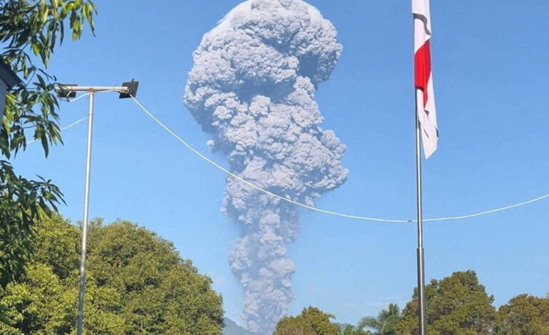 erupcao-de-vulcao-mata-3-montanhistas-na-indonesia;-veja-video