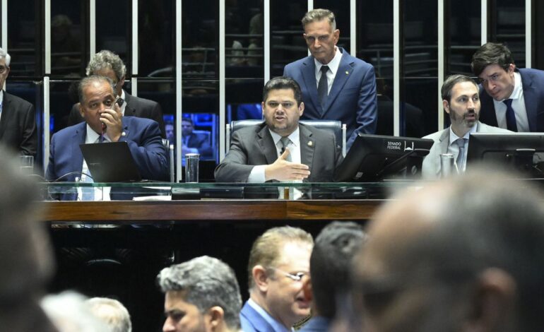 Dosimetria: Alcolumbre promulga lei que beneficia condenados pelo 8/1