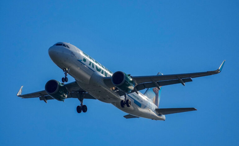 Avião atropela pessoa durante decolagem em aeroporto dos EUA