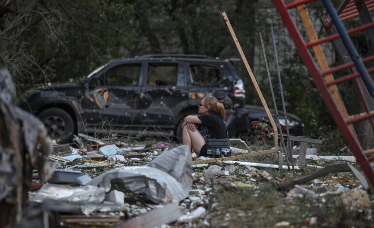 dez-pessoas-morrem-e-mais-de-50-ficam-feridas-apos-mega-ataque-russo-em-kiev