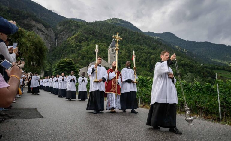 vaticano-excomunga-religiosos-de-grupo-ultratradicionalista