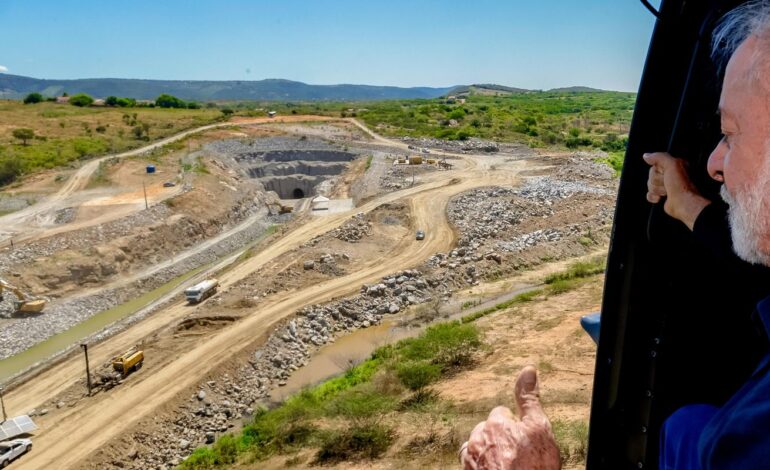 Lula inaugura túnel de transposição das águas do São Francisco no RN