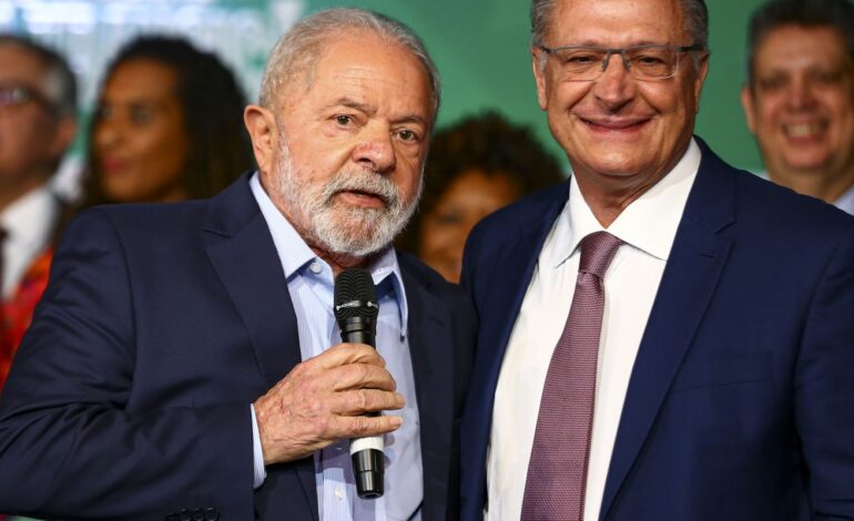 Lula e Alckmin tomam posse hoje; entenda o rito