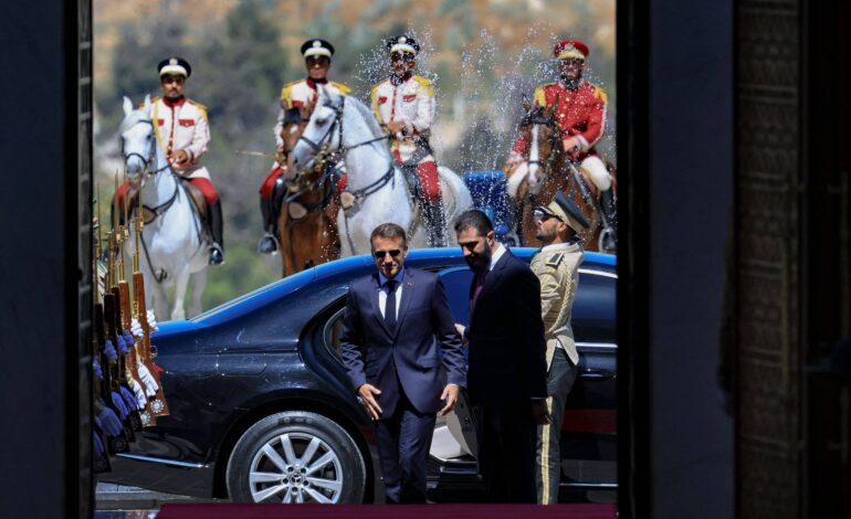 Bombas explodem em Damasco durante visita de Macron