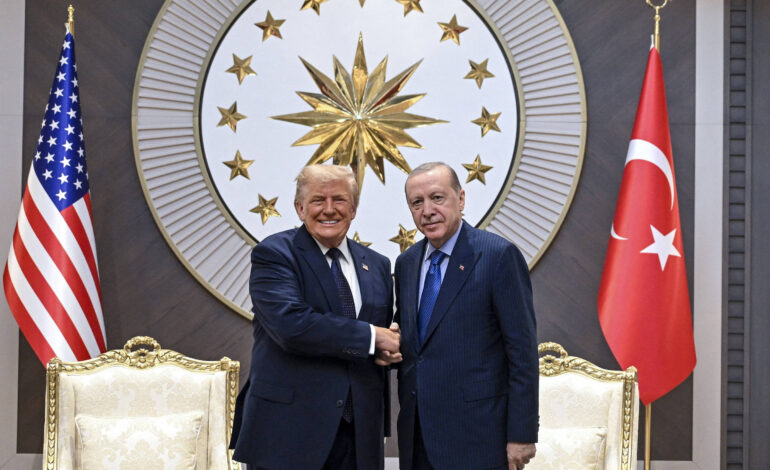 De volta à Otan, Trump critica aliados e exige a Groenlândia
