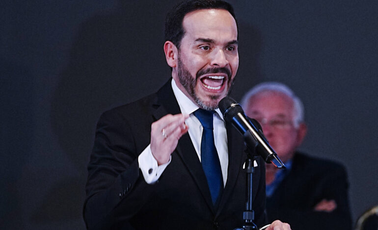 presidente-eleito-da-colombia-suspende-transicao-de-poder-e-acusa-petro-de-golpe-de-estado