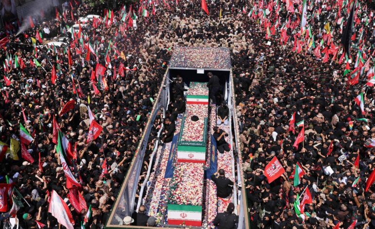 Multidão se despede de Khamenei em Teerã pedindo vingança; leia relato