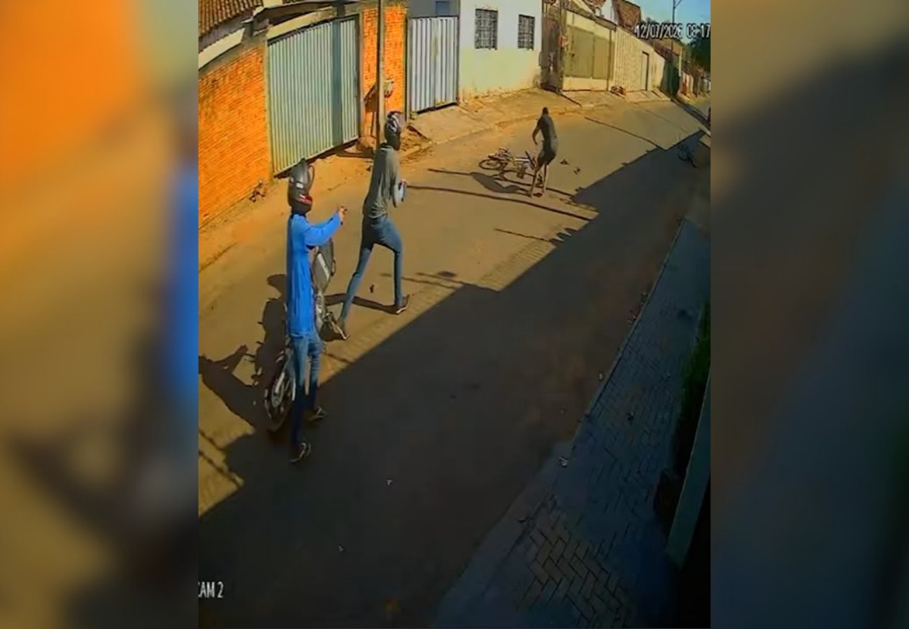 homem-de-28-anos-e-morto-a-tiros-por-dupla-em-moto-em-guarai;-video-mostra-ataque
