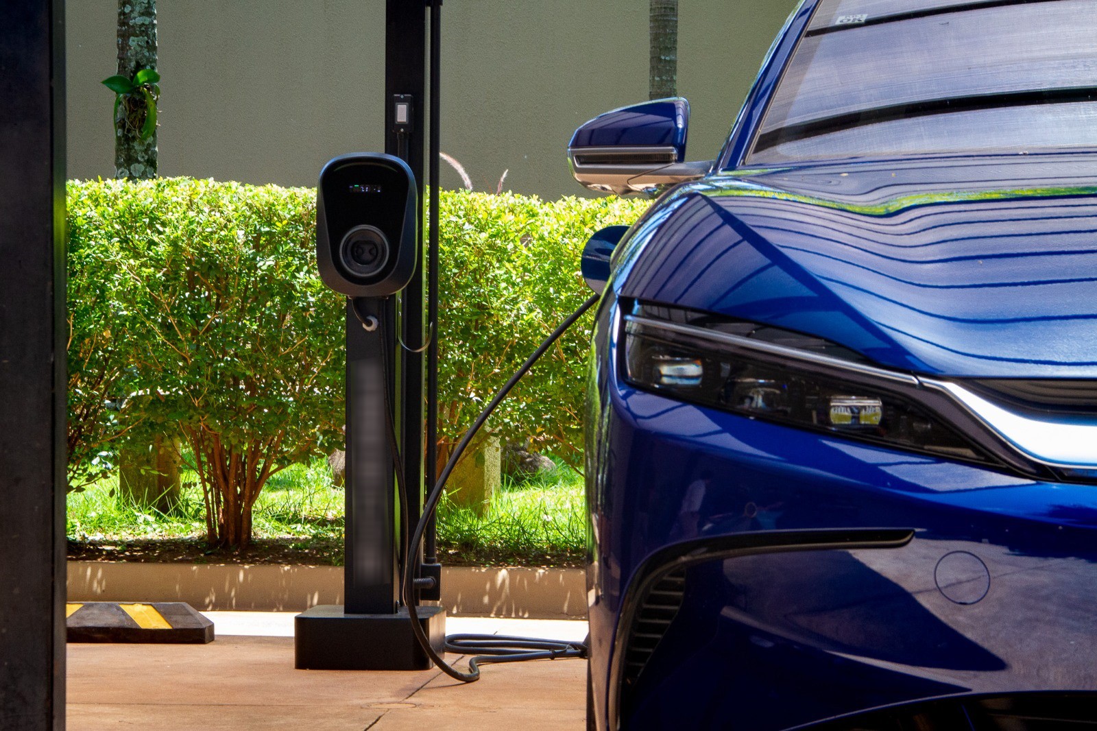 Veja como instalar carregadores para carros elétricos em casa com segurança