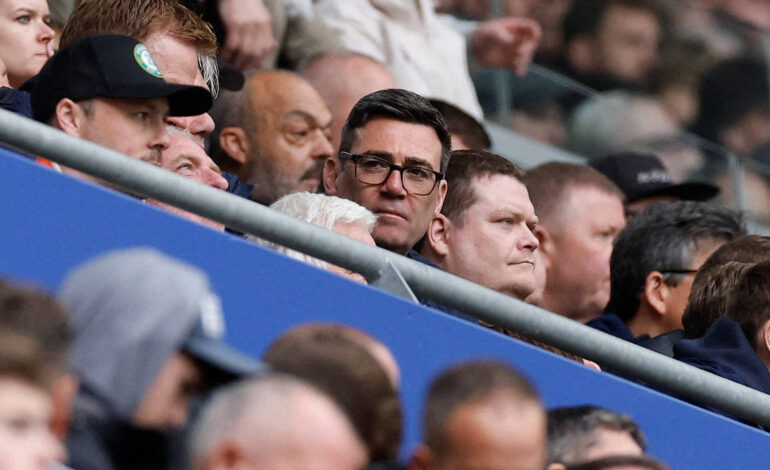 Andy Burnham é torcedor do Everton e católico, ‘nessa ordem’