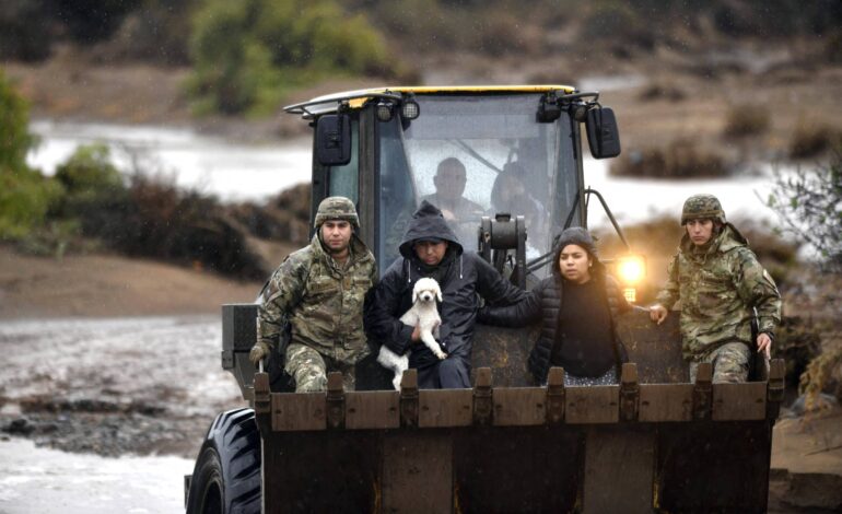chuvas-isolam-100-mil-pessoas-no-norte-do-chile,-que-decreta-calamidade