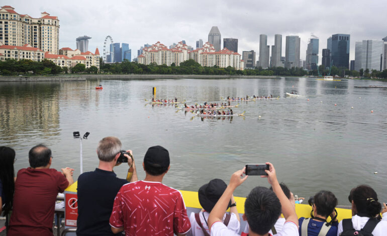 frances-e-multado-em-r$-2.400-apos-ser-preso-por-lamber-canudo-de-maquina-de-suco-em-singapura