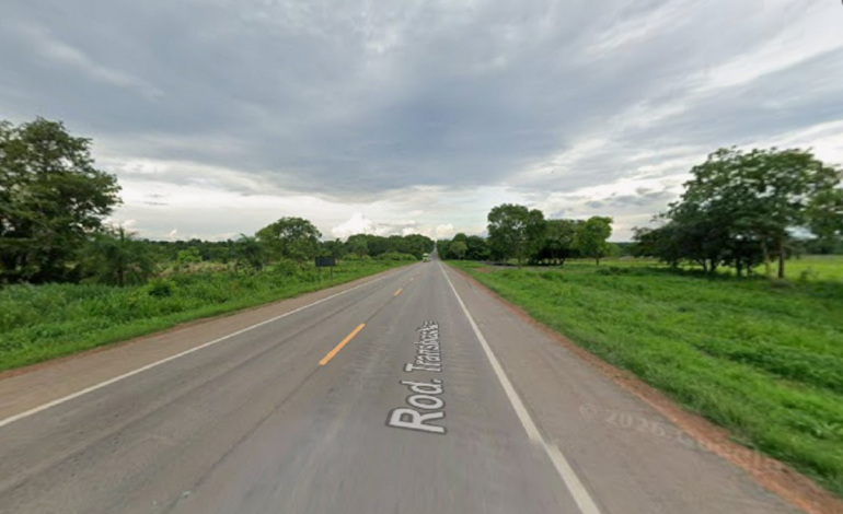 Motociclista morre após bater em carro e caminhão na BR-153 no Tocantins
