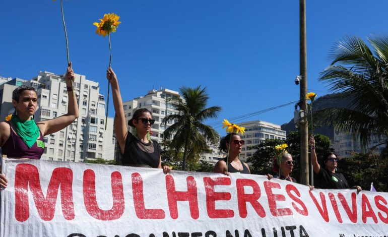 Mulheres vão às ruas pela votação do PL da Misoginia