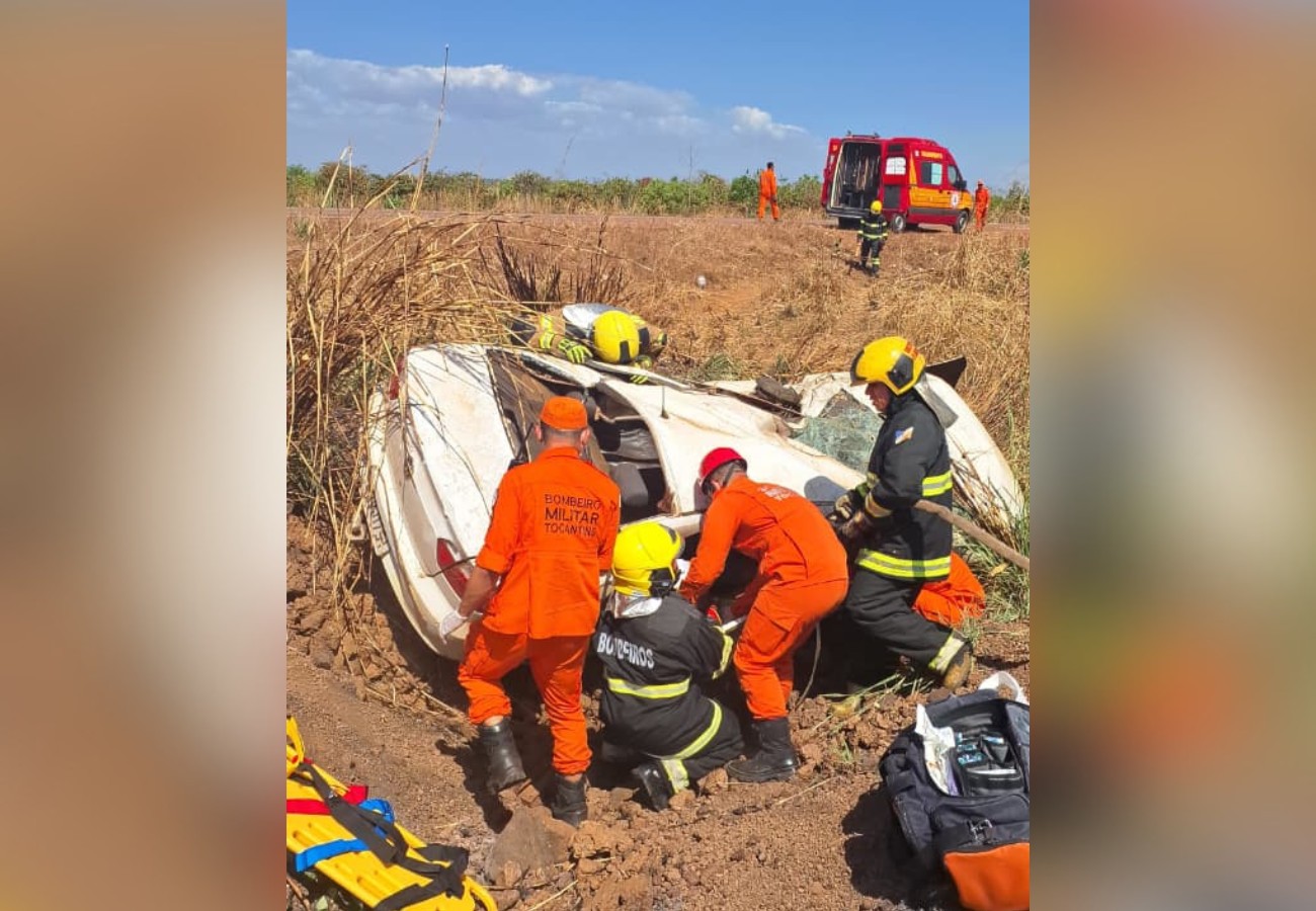 duas-pessoas-morrem-e-tres-ficam-feridas-apos-carro-capotar-na-to-455,-em-porto-nacional