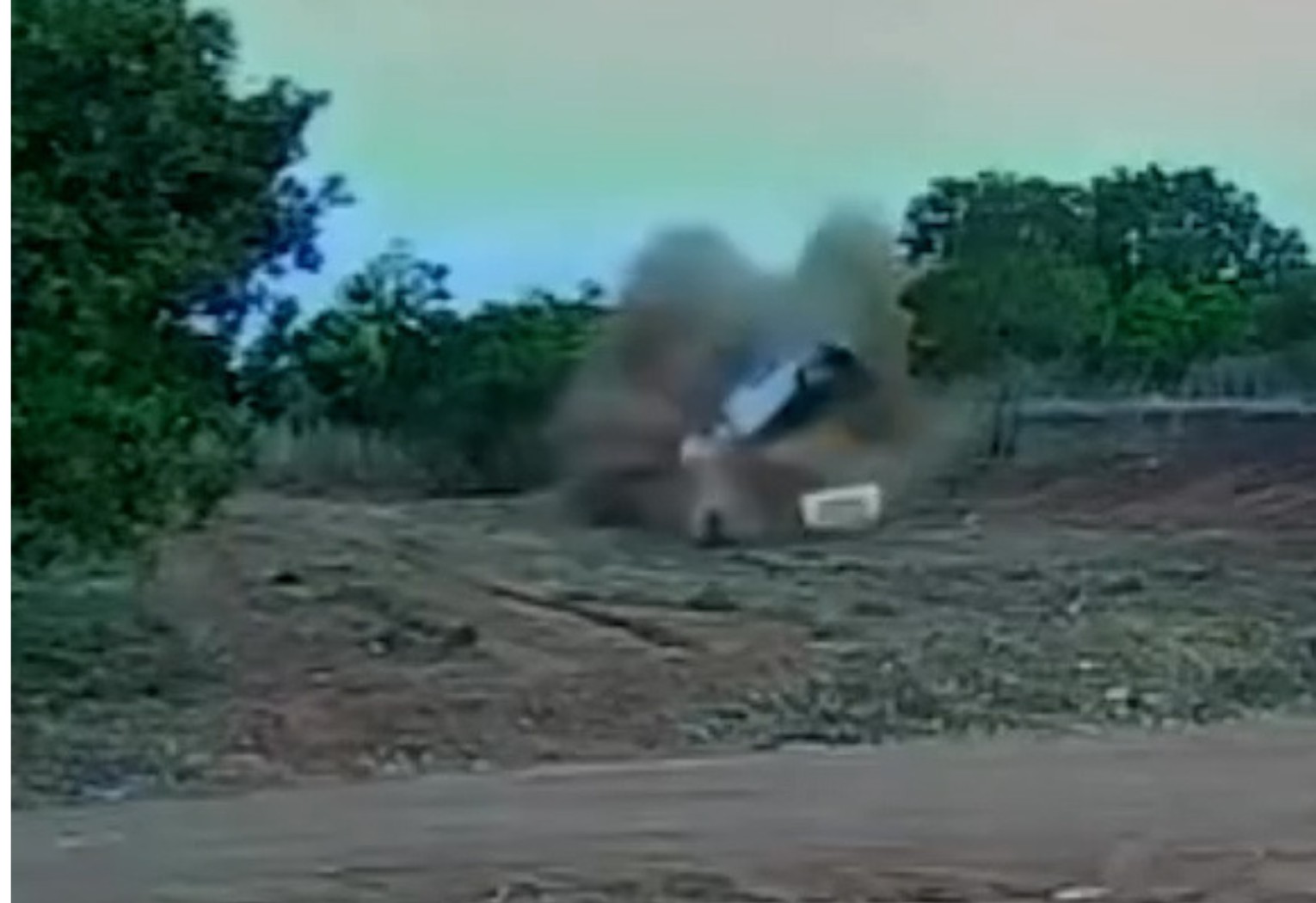 Vídeo mostra capotamento que deixou dois mortos e grávida ferida no Tocantins