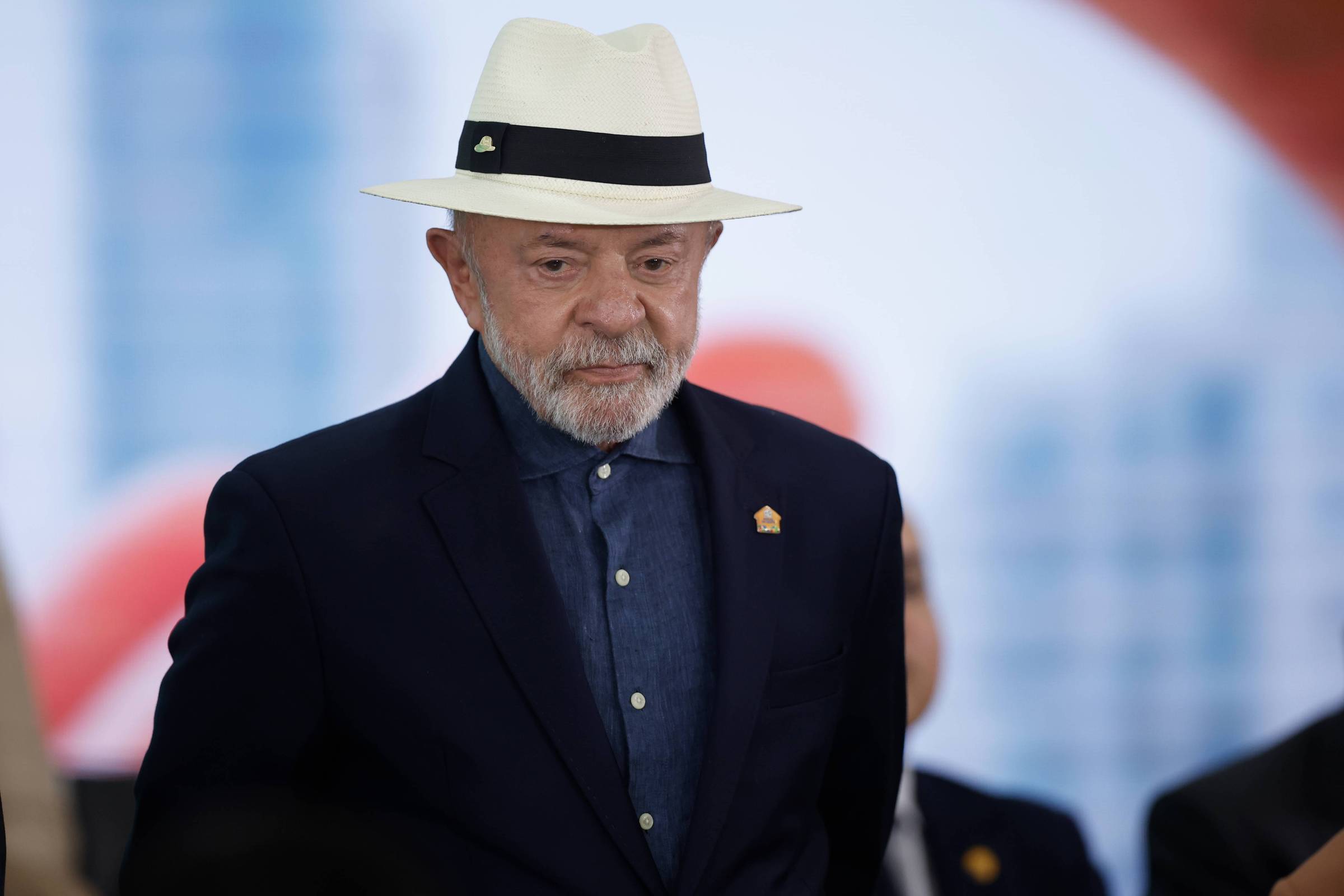 Lula oferece ajuda à Colômbia após terremoto que matou ao menos 81