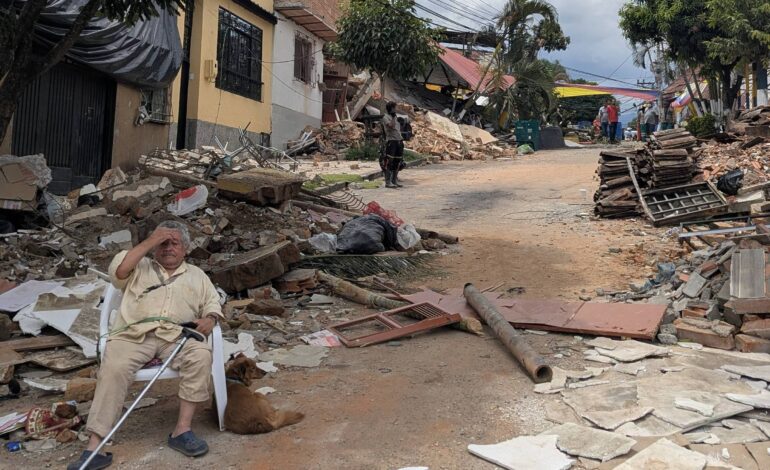 Com medo de saques, colombianos ainda dormem nas ruas dias após terremoto