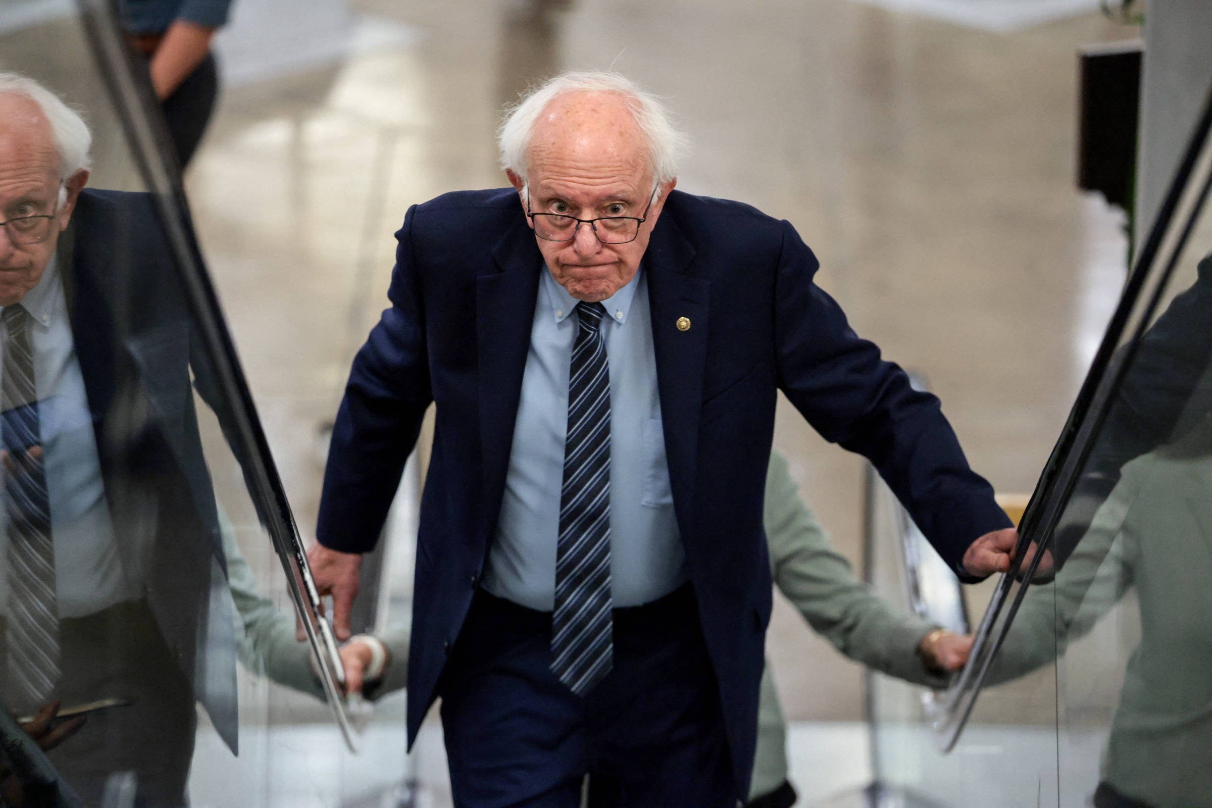 As razões para a ameaça de Bernie Sanders aos titãs da IA