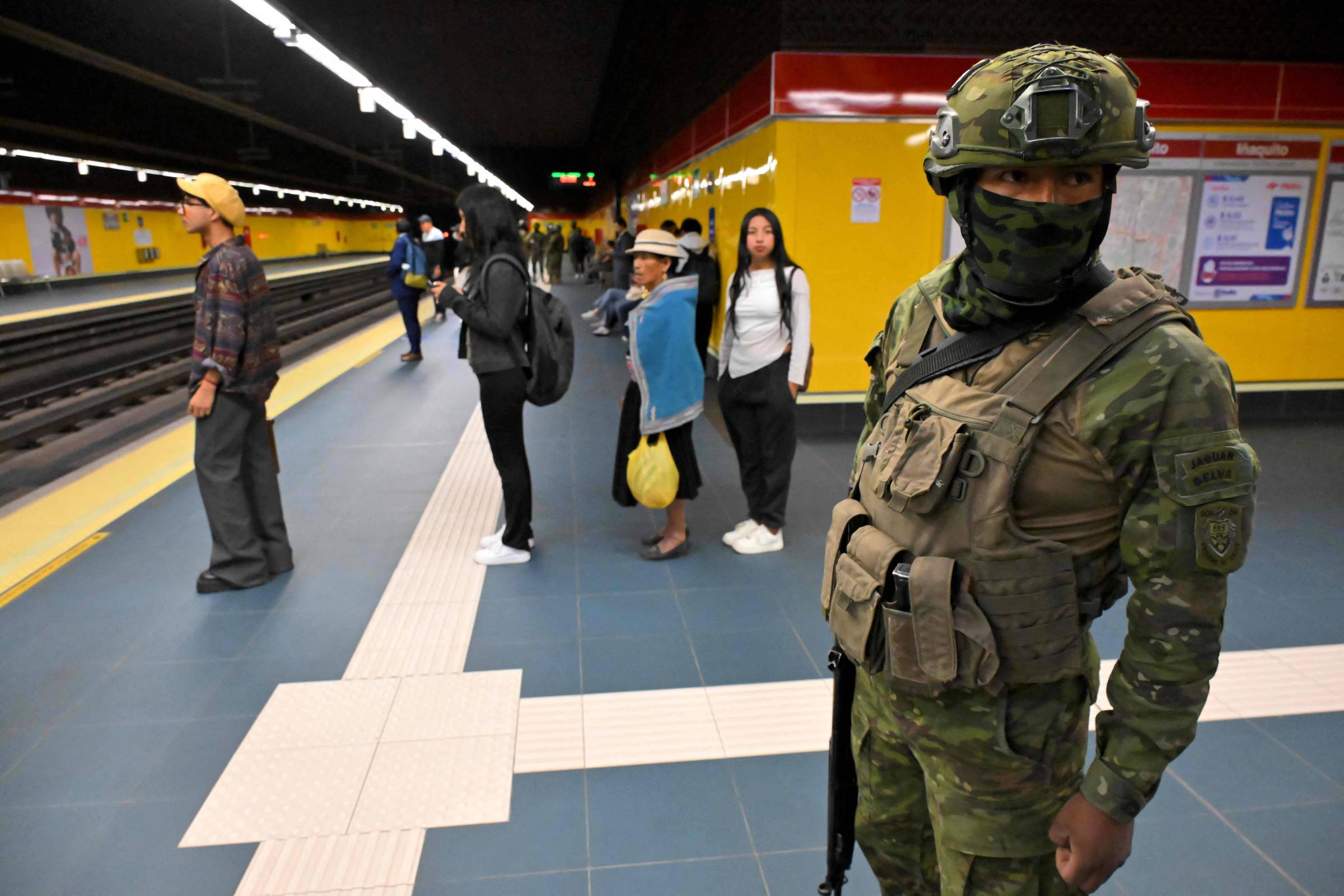 Militares dos EUA fazem operações contra narcotraficantes no Equador, diz governador