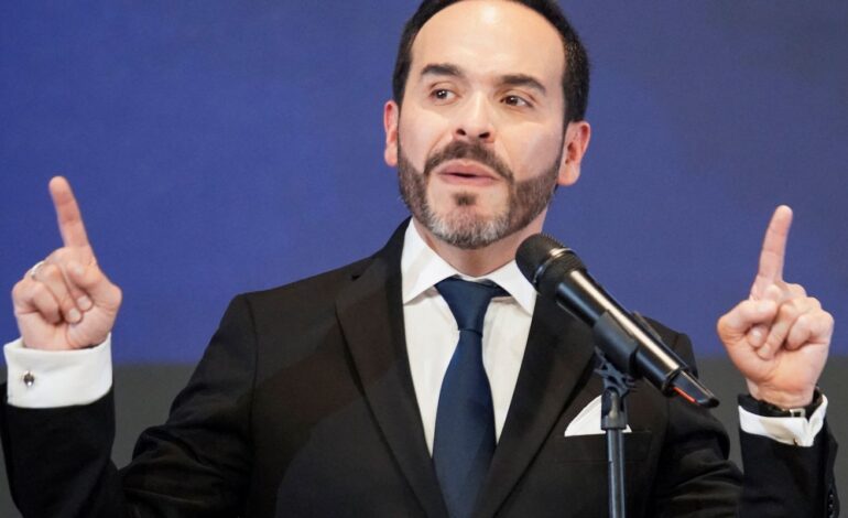 Governo Espriella encerra jornalismo da mídia pública da Colômbia