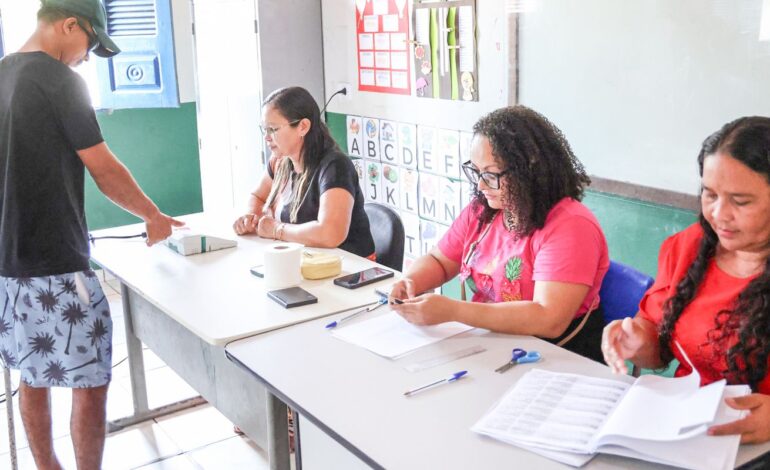 Eleitores participam de eleição simulada no Maranhão