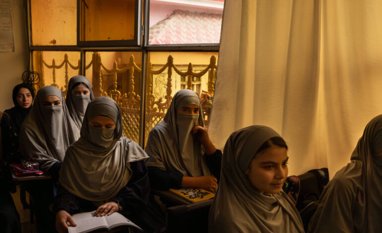 meninas-desafiam-o-taliba-ao-estudar-em-escolas-secretas-no-afeganistao
