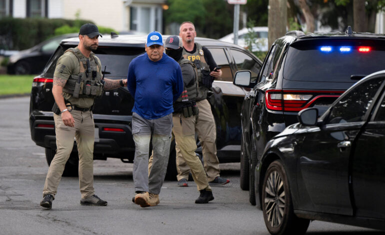 ICE amplia detenções nos Estados Unidos e prende mais imigrantes sem condenação