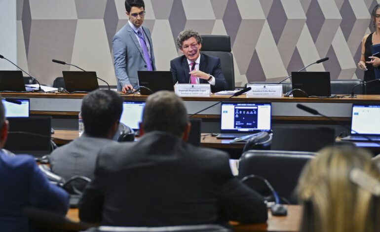Ajustes no texto adiam votação da MP da “taxa das blusinhas”