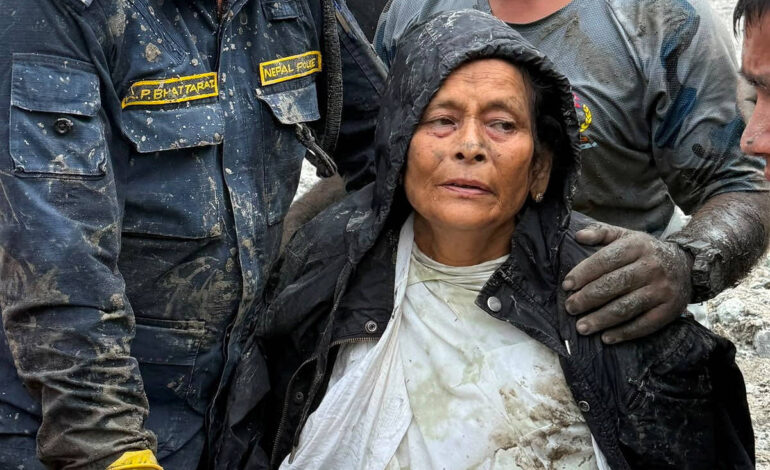Família de sobrevivente resgatada no Nepal já havia começado ritos de luto