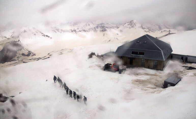 avalanche-mata-ao-menos-11-alpinistas-na-russia