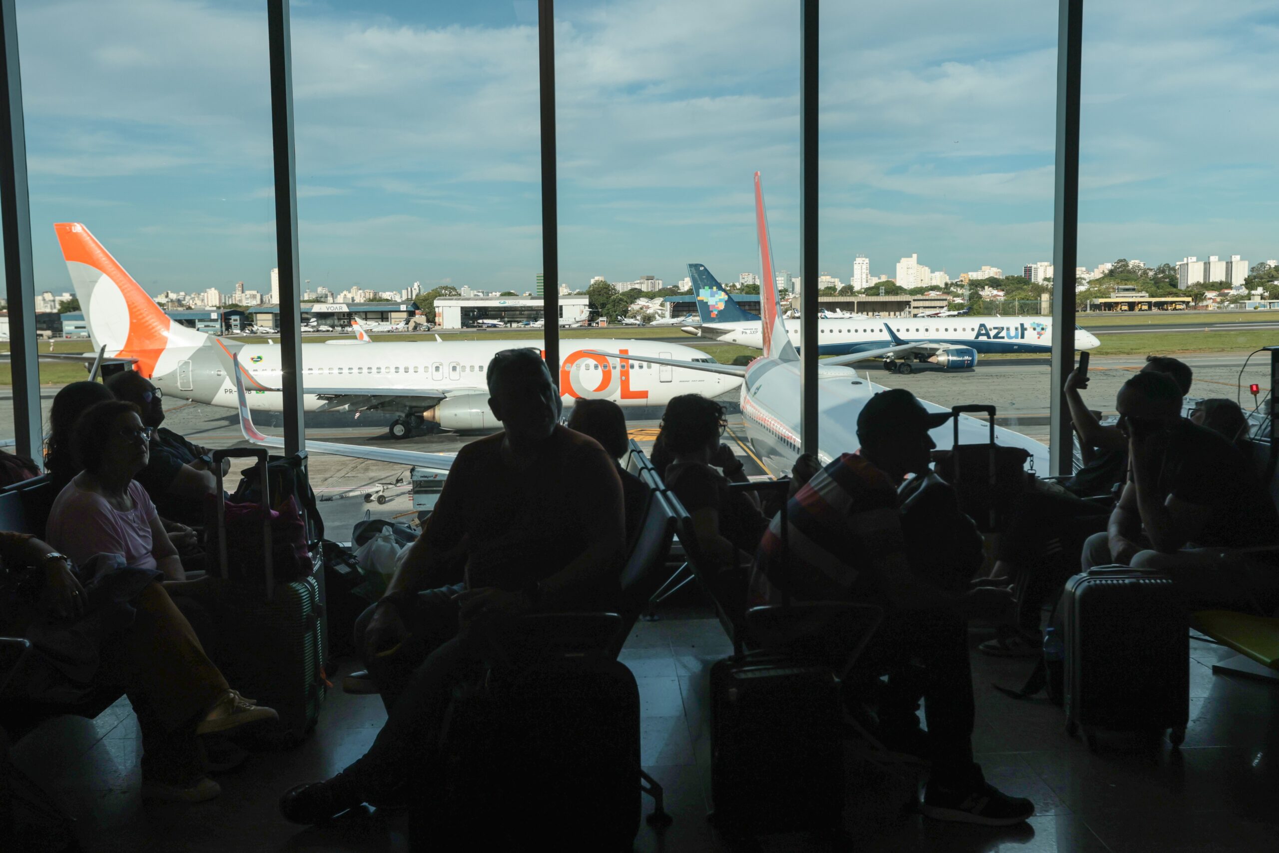 brigou-no-aviao?-voce-podera-ficar-ate-um-ano-proibido-de-voar;-entenda-nova-regra-da-anac-que-esta-em-vigor