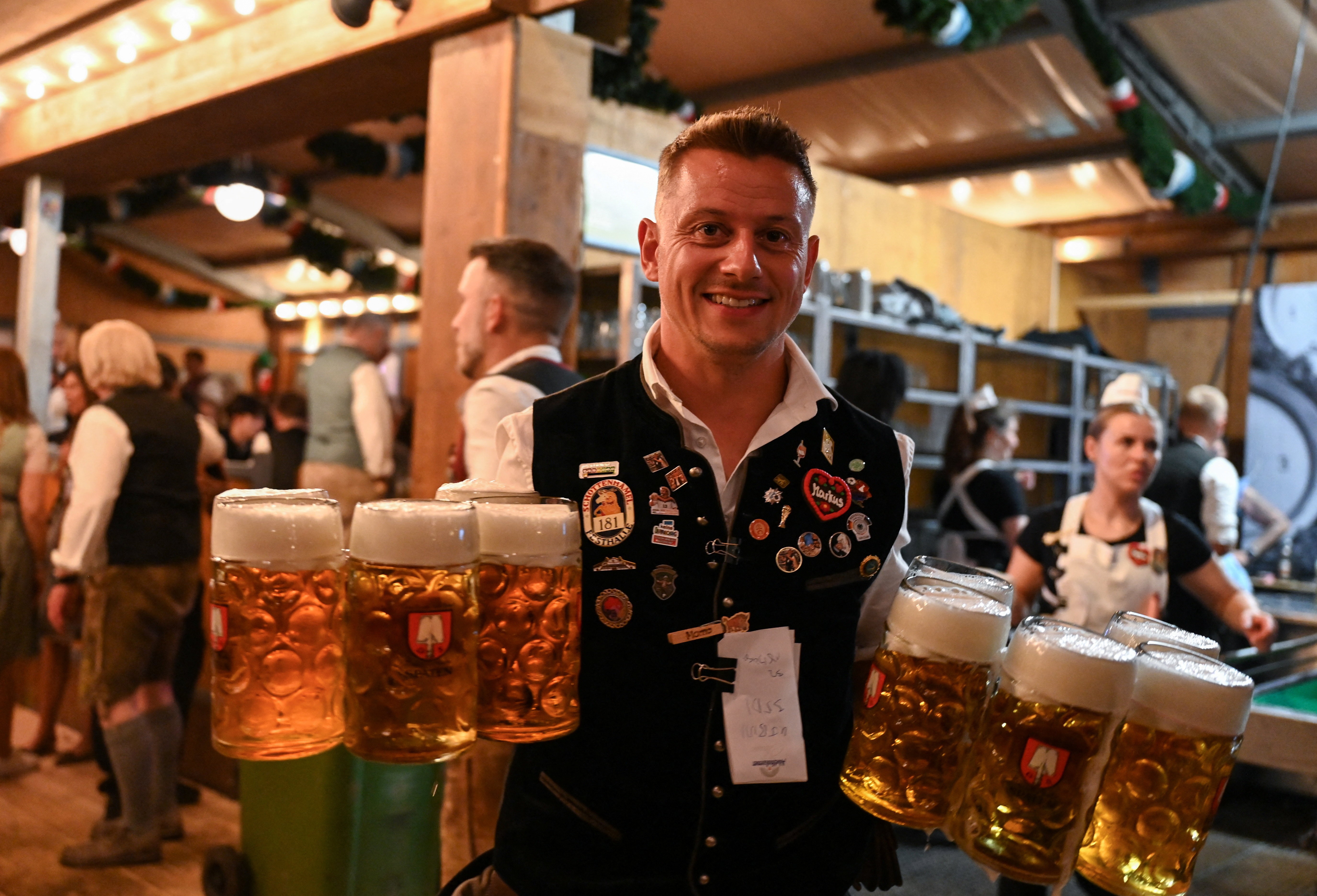 munique-abre-oktoberfest-com-muito-sol,-cerveja-e-ia-antiaglomeracao