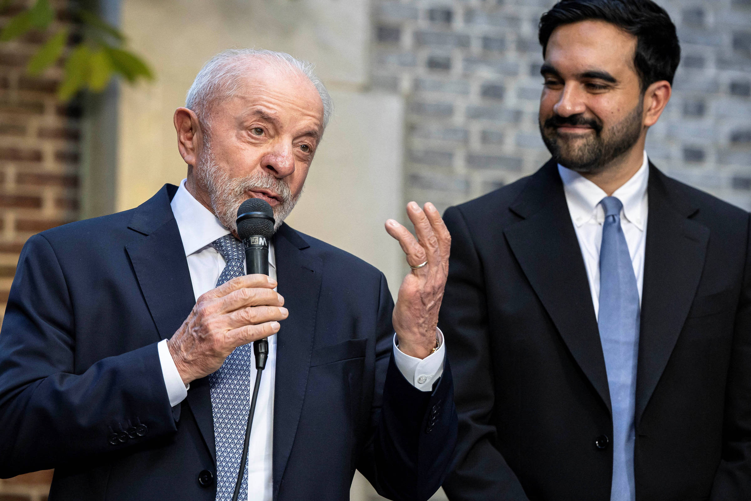 nos-eua,-lula-volta-a-chamar-trump-de-imperador-e-critica-ataques-a-soberania