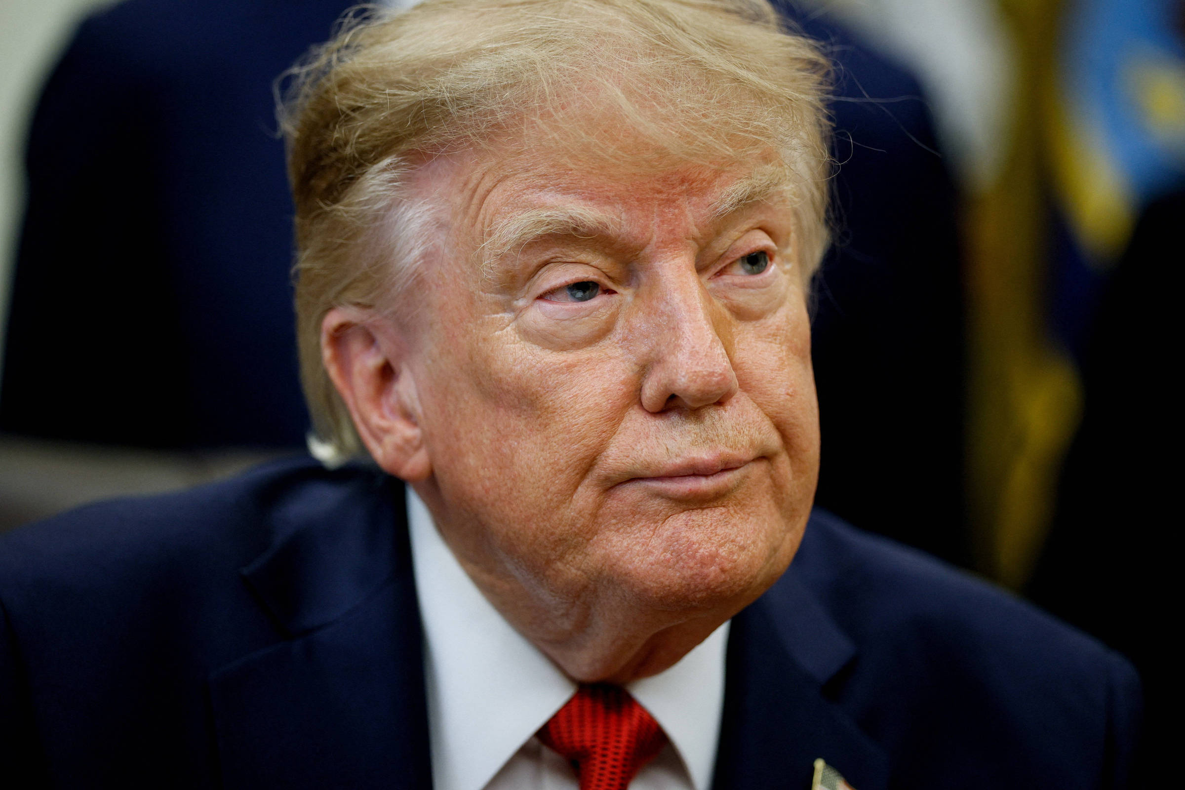 aprovacao-de-donald-trump-cai-a-32%-e-volta-a-atingir-minima-historica