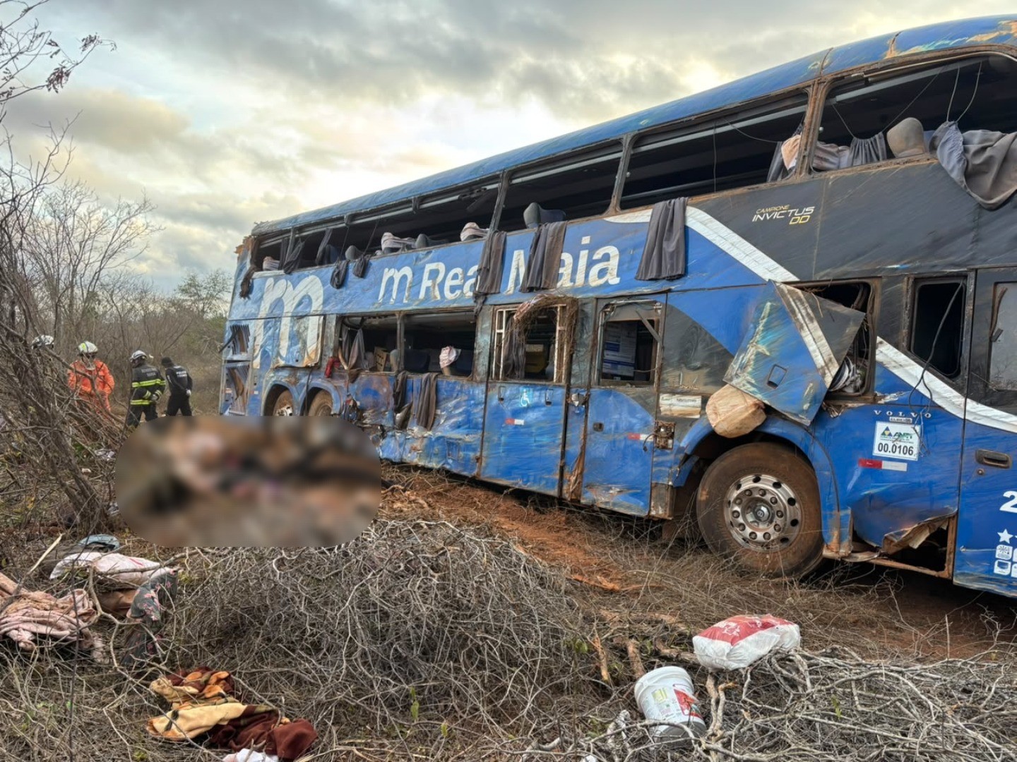 mae-e-filha-do-to-estao-entre-vitimas-de-acidente-com-onibus-na-bahia;-crianca-morreu