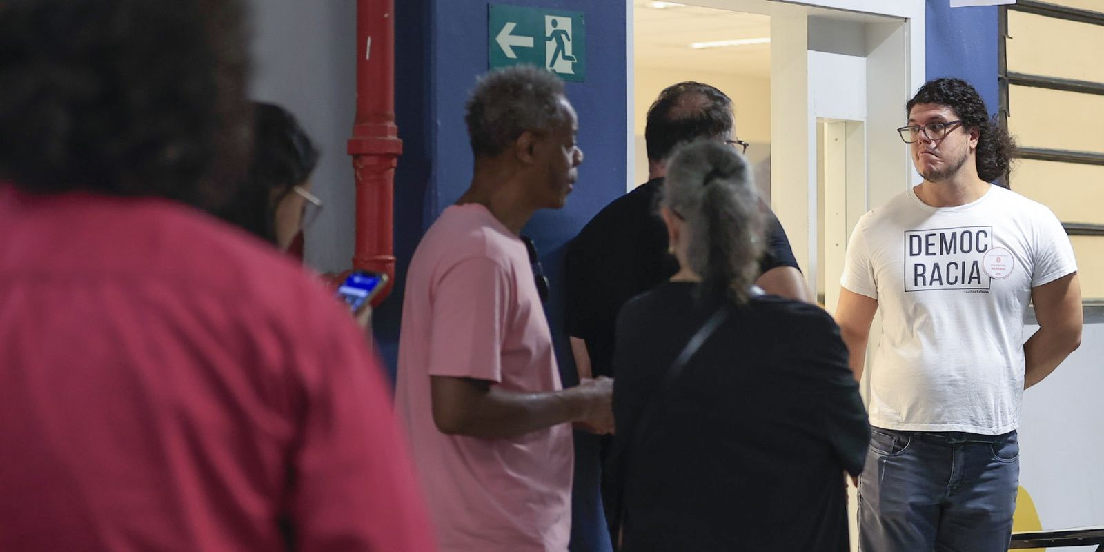 eleitores-tem-ate-as-17h-para-votar-neste-domingo
