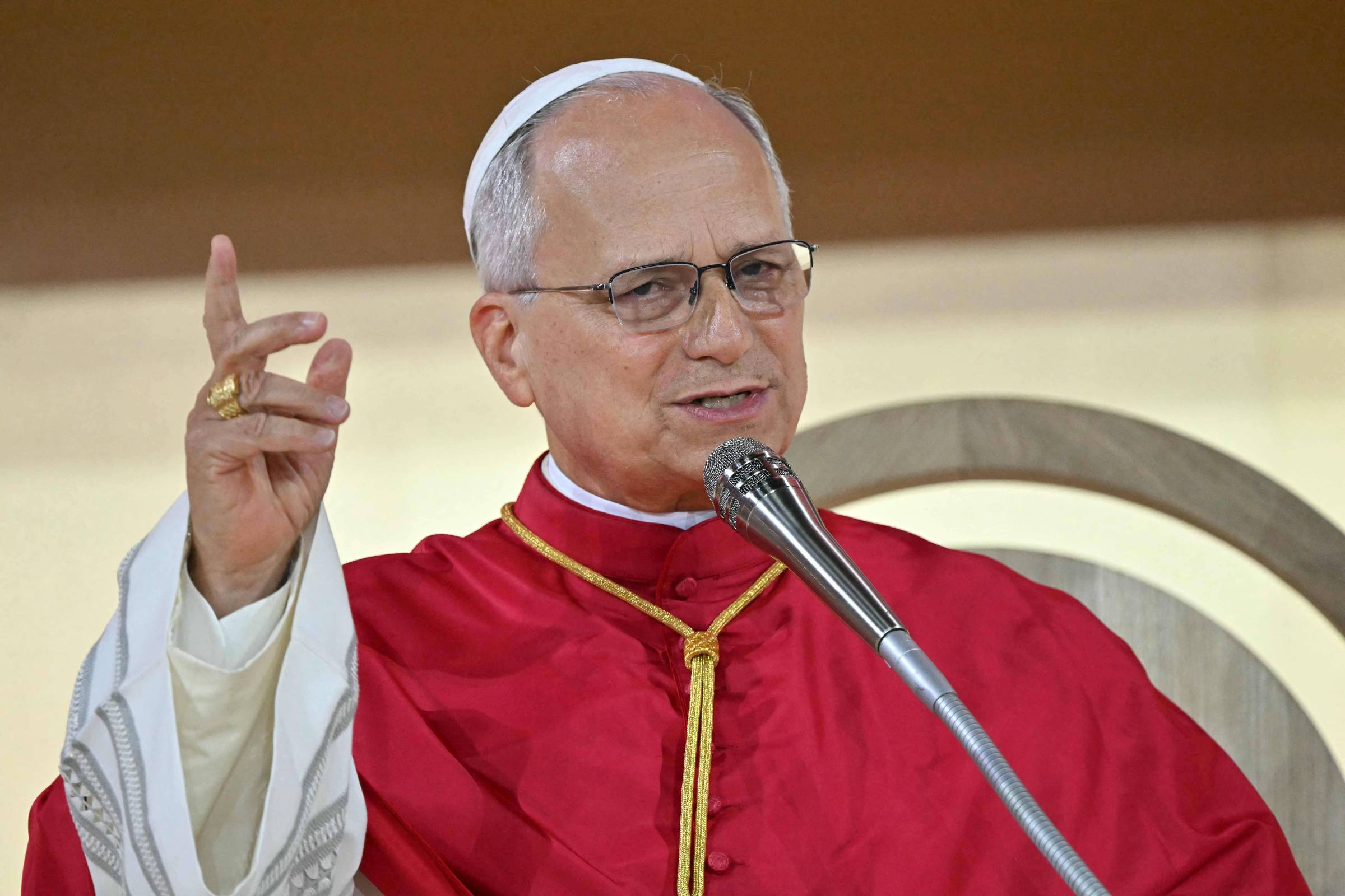 Papa Leão 14 anuncia cirurgia para retirar nódulo no pulmão nos próximos dias