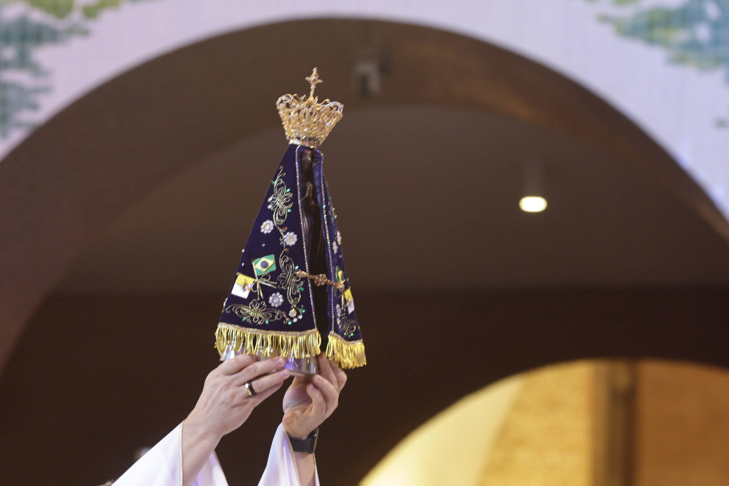 De quem é Nossa Senhora?