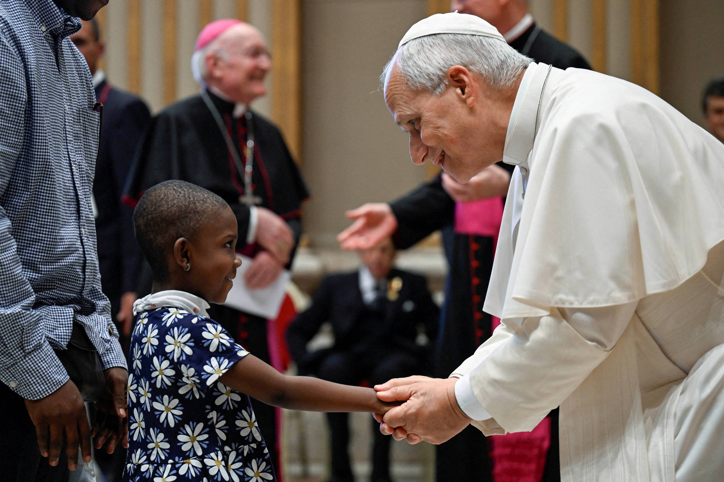 Vaticano diz que Leão 14 será internado na terça (13) para retirar nódulo do pulmão