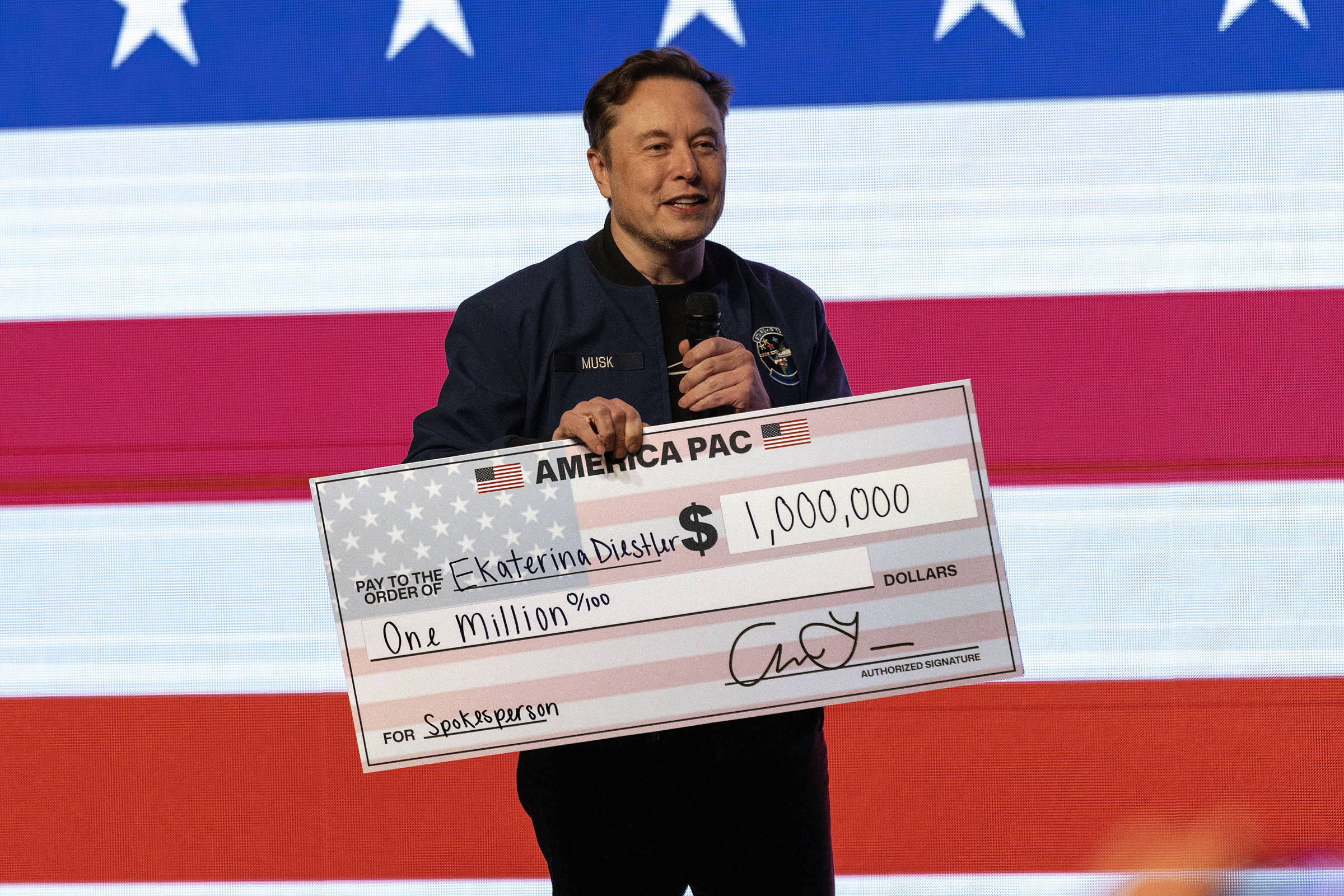 Elon Musk doou R$ 1,4 bilhão para republicanos que disputam eleição em novembro