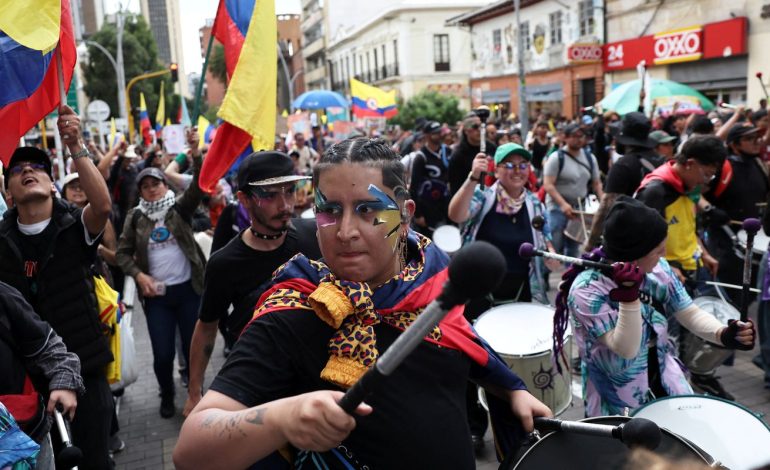 colombia-vive-protestos-contra-o-governo-de-la-espriella