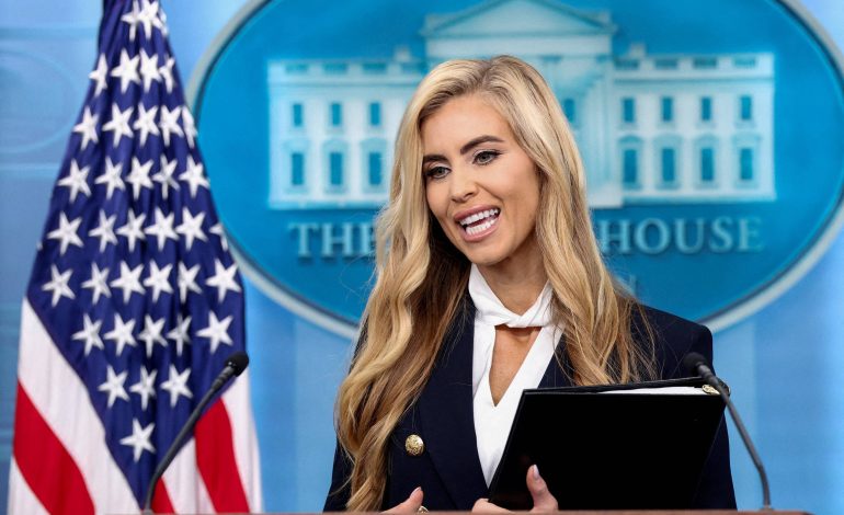 Nova porta-voz de Trump diz ter atuado como advogada mesmo sem ter licença