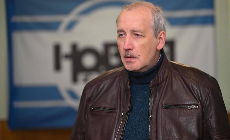 Editor-chefe do jornal Novaia Gazeta é interrogado e detido na Rússia