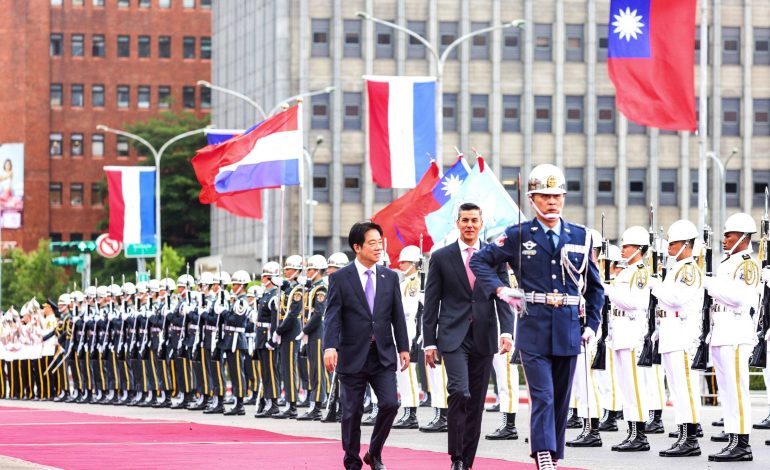 paraguai-desafia-china-ao-manter-elo-com-taiwan-e-paga-preco-tecnologico